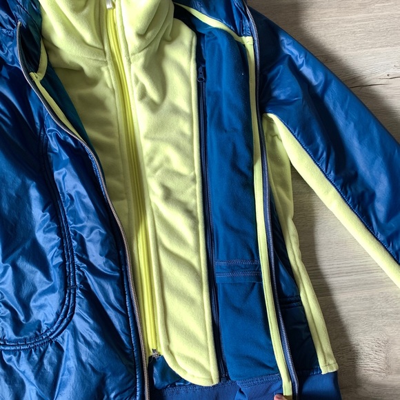 Lululemon Run: Bundle up jacket - Picture 2 of 7